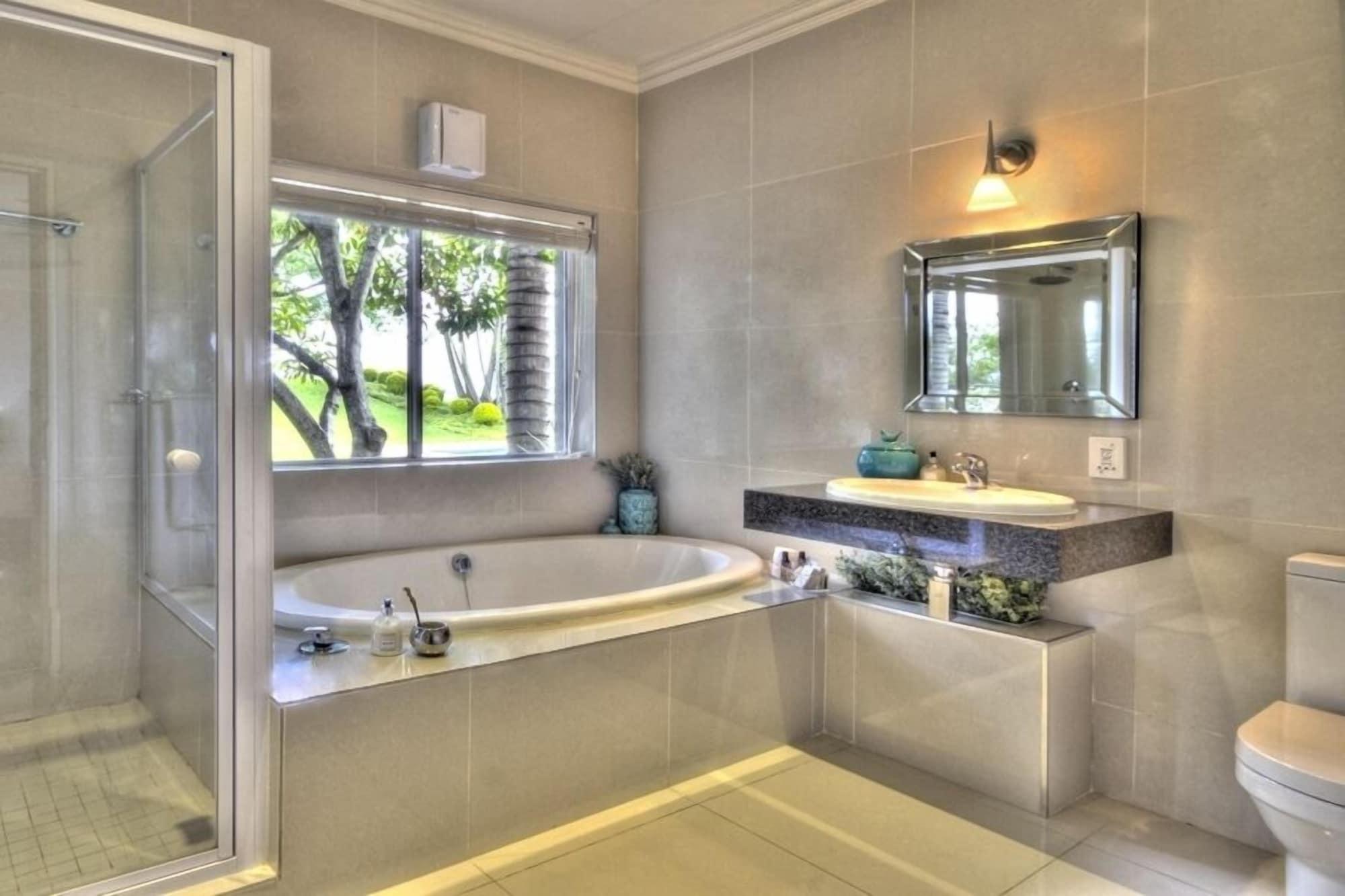 Loerie'S Call Guesthouse Mbombela Ngoại thất bức ảnh
